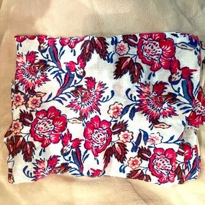 Old Navy Floral Scarf 🌸